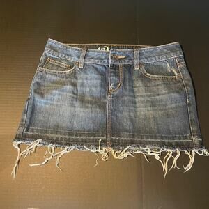Bullhead womens skirt sz 5 denim blue mini raw hemline distress 5 pocket cotton